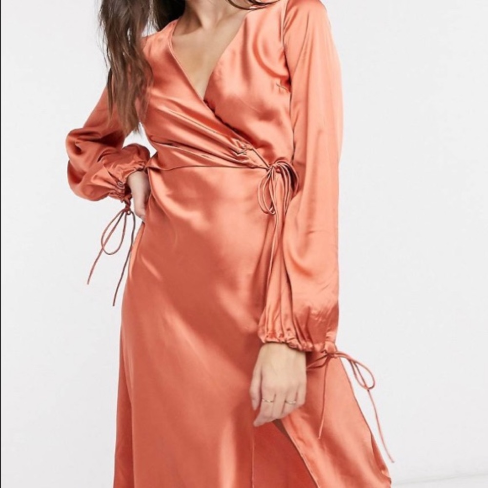 It's a very beautiful dress.